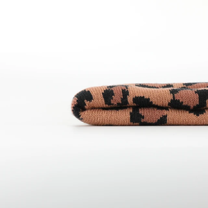 Gorro con puños y patrón de leopardo a la moda, gorro cálido de invierno, gorro de punto con estampado de leopardo, gorro para hombre y mujer, logotipo personalizado - Product Image 6