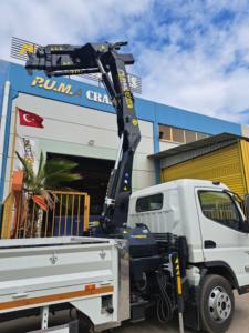 Grúa montada en camión de 3 toneladas de alta calidad, Construcción fuerte, mejor momento de carga, pluma de nudillo hidráulica de 50 toneladas, rodamiento de Motor fuerte - Product Image 2