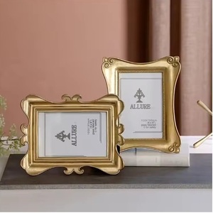 Latest Design Golden Finished Metal <b>Picture</b> <b>Frame</b> Vintage Floating Photo <b>Frame</b> Home Living Rom Tabletop Decor - Product Image 1