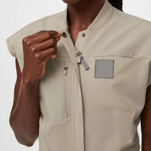 ชุดเครื่องแบบสครับตลอดทั้งวันมีดีไซน์แขนสั้นผ่อนคลายและคอตั้งพับได้เพื่อการใช้งานที่ยาวนาน - Product Image 5