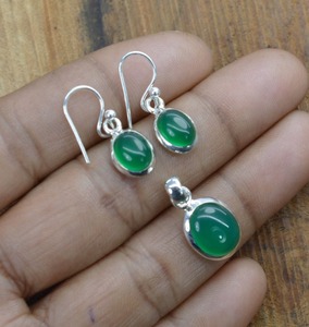 Tendance 925 Sterling Silver Boho Style Ensemble de bijoux Vert Onyx Gemstone Boucles d'oreilles Pendentif avec Placage Or pour les Fêtes - Product Image 2