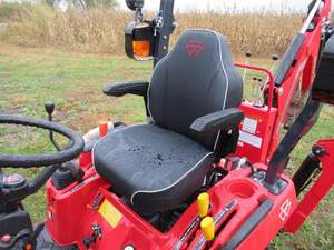 Tractor Massey Ferguson 1GC.25 NUEVO Y USADO 2025 con retroexcavadora a precio económico - Product Image 3