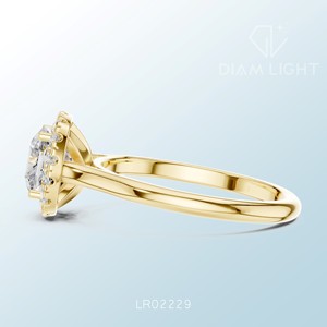 Bague ovale en cluster de style classique et élégant, parfaite pour un cadeau ou des occasions spéciales, fabriquée sur mesure avec des diamants étincelants - Product Image 6