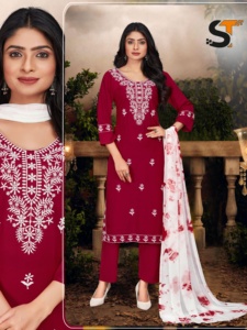 Neuankömmling Kurti Soft Rayon Long Kurti mit digitalem Blumenmuster und hohem Saum für einen trend igen Look für den Export verkauf