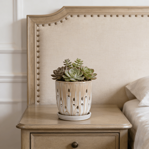 Handgefertigtes Amerikanisches Keramik-Blumentopf-Set, 2-teilig, Beige mit Vertikalen Streifen, Ovale Öffnungen, 8 und 6 Zoll Durchmesser, für Heim und Garten - Product Image 2