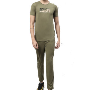 Respirant couleur unie mode Look à la mode hommes t-shirt et pantalon ensemble meilleur été porter nouvelle sortie hommes t-shirt et pantalon ensemble - Product Image 1