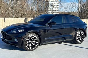 Aston Martin DBX Plus 2021 d'occasion en excellent état, sans accident, conduite à gauche/droite - Product Image 5