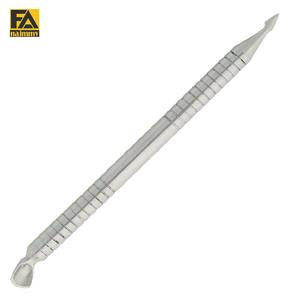 Grattoir à ongles double face en acier inoxydable et repousse-cuticules 12 cm, soin des ongles personnalisé - Product Image 2