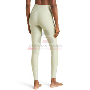 2025 Leggings de entrenamiento sin costuras con logotipo personalizado Mejor venta Ropa activa para mujer para la práctica de Yoga de verano - Product Image 3