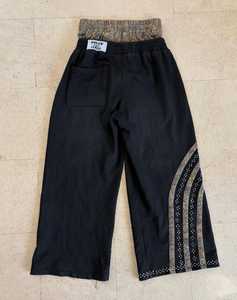 Pantalones de chándal holgados personalizados de alta calidad con trabajo de panel personalizado e impresión Traje de sudor de tendencia de moda para hombres, pantalones de chándal personalizados - Product Image 4