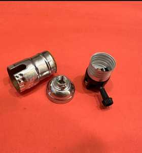 Portalámparas Edison E26 con Carcasa de Plástico, Perilla de Plástico de 3 Vías, Plateado, Contemporáneo, Fácil Instalación, en Existencia - Product Image 1