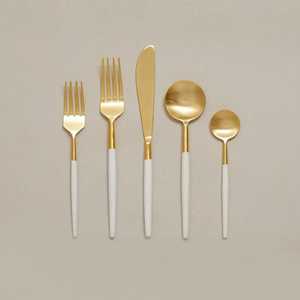 Elegante juego de cubiertos de metal de diseño para mesas de comedor de lujo con acabado de acero inoxidable pulido de primera calidad - Product Image 2