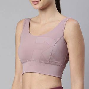 Sujetador Deportivo Sencillo para Mujer - Hecho en Pakistán, Spandex/Poliéster Ecológico y de Secado Rápido, Tirantes Ajustables, Logotipo Frontal - Product Image 4
