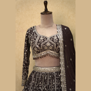 Exclusivo café marrón de alta calidad Zari trabajo Lehenga en Georgette perfecto para bodas o recepción de proveedor de la India a granel - Product Image 2