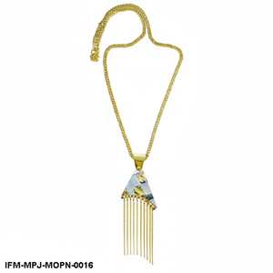 Collar con Colgante de Flecos Geométricos Hechos a Mano con Madreperla, Collar con Borla Triangular con Incrustaciones Chapadas en Oro para Mujer - Product Image 1