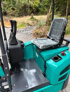 LIVRAISON GRATUITE EPA CE Approuvé CFG QK16R Tout Neuf Mini Excavatrice sur Chenilles de 2 Tonnes Moteur Diesel Briggs de 15cv Open ROPS Pouce Hydraulique - Product Image 5