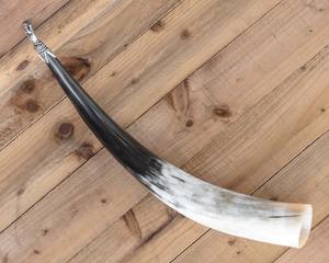 Recipiente para beber cuerno de buey ecológico, copa de cuerno medieval sostenible y apta para lavavajillas - Product Image 3