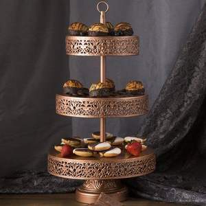 Vente en gros de porte-gâteau en laiton pour mariage Base en métal Plateau de support pour gâteau Nouveau support pour gâteau en métal de style européen de qualité supérieure - Product Image 2