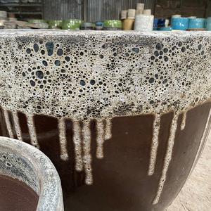 กระถางต้นไม้เซรามิกเคลือบเงาขนาดใหญ่แบบคลาสสิก ป้องกันน้ำแข็ง พร้อมรูระบายน้ำ เป็นมิตรกับสิ่งแวดล้อม ทำด้วยมือ สำหรับใช้ในสวนและบ้าน - Product Image 4