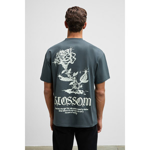 เสื้อยืดคอกลมทรงโอเวอร์ไซส์ ยี่ห้อ GRIMELANGE VORTEX สำหรับผู้ชาย ปักลายที่อก พิมพ์ลายด้านหลัง ผลิตจากผ้าฝ้ายออร์แกนิค 100% - Product Image 1