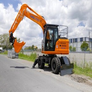 Four-wheel Drive Used Wheel Excavator - Excellent Off-road Performance traverse Uneven Terrains As Smoothly As on Flat Ground - Product Image 1