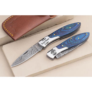 Navaja Plegable de Damasco con Hoja de Patrón Audaz y Mango Ergonómico Moderno, Navaja de Bolsillo de Acero de Damasco Artesanal - Product Image 5