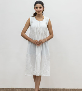 ชุดกระโปรงคลุมยาวถึงเข่าสำหรับผู้หญิงมาใหม่100% ปักลายดอกไม้ผ้าวิสคอส - Product Image 1