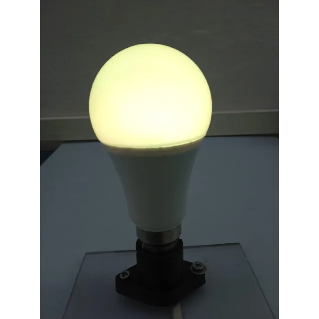 Lampadina a LED rotonda da 5 Watt a colori per illuminazione decorativa tipo Base B22 CRI meno di 80 tensione di ingresso 220-240V