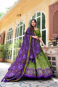Nueva hermosa colección Tussar Silk Lehenga Choli para mujer hasta el suelo con estampado y trabajo de lámina - Product Image 6
