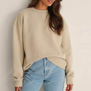 Sudadera personalizada para mujer, estilo oversized, para moda urbana. - Product Image 2