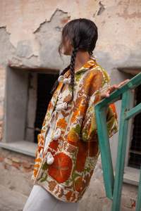 Chaqueta Corta Bohemia de Algodón Teñido y Bordado Suzani, Ecológica y Transpirable para Verano/Otoño/Primavera - Product Image 2