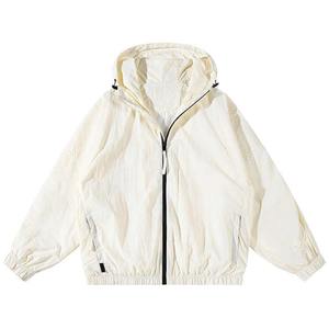 Chaqueta cortavientos impermeable de nailon para hombre de alta calidad para exteriores, cuello levantado, luz de protección solar con bolsillos, venta al por mayor - Product Image 1