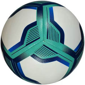 Balón de fútbol de PVC para entrenamiento profesional y tamaño de partido, Fútbol con logotipo personalizado con fabricación de cuero para competición deportiva - Product Image 4