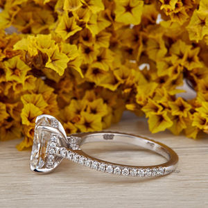 Hidden Halo 3.20 Carat Allongé Coussin Coupe Bague de Fiançailles Plaqué Or 925 Sterling Silver Luxury Moissanite Ring in D Color - Product Image 2