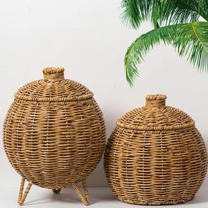 Pot de rangement en rotin tissé à la main avec couvercle, boîte décorative en bambou, organisateur cylindrique artisanal pour la décoration de la maison et du spa - Product Image 4