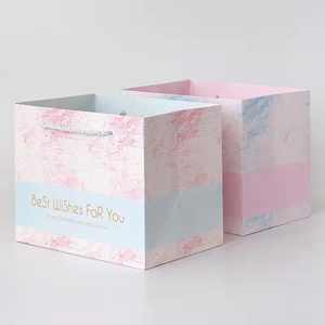 Bolsas de regalo de papel Kraft de Boutique de lujo personalizadas con asas de cinta CMYK Impreso Compras y embalaje Totes Logo para uso de velas - Product Image 6