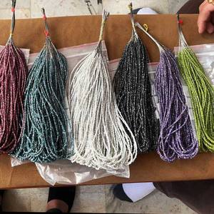 Nueva tendencia, cuentas de forma de diamante multicolor sin cortar, cuentas de piedras preciosas crudas/ásperas para fabricación de collares de joyería, cuentas de piedra al por mayor - Product Image 1