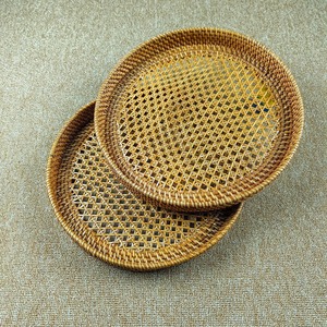 Plateau en rotin tressé à la main en forme de coquillage, vaisselle artisanale, décoration de Noël et élégant style d'intérieur - Product Image 1