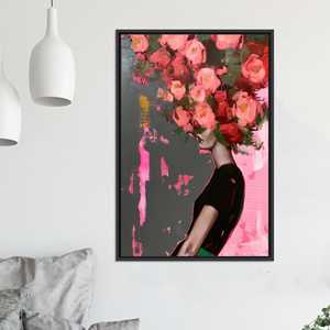 Toile de portrait de femme florale : Art mural abstrait moderne imprimé, TOILE ENCARTÉCHÉE NOIRE - Product Image 1