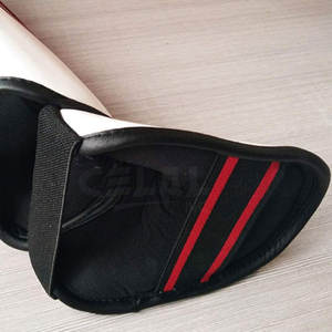 Espinilleras MMA de piel de vaca con logotipo personalizado Diseño de alta calidad Espinilleras de boxeo Muay Thai - Product Image 4