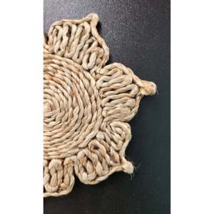 Mukherjee Dessous de verre à thé artisanaux de 6 pouces (lot de 4) Offrez-vous une beauté naturelle Accessoires de décoration de table en jute - Product Image 2