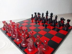 ชุดกระดานหมากรุกไม้และเรซินแบบกำหนดเองชุดเกมหมากรุกหรูหราทำจากเรซิ่นสีแดงสีดำชิ้นหมากรุกโดยหัตถกรรม tayyab - Product Image 5