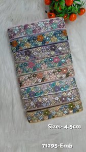 Dentelle florale brodée sur mesure avec des paillettes, design vintage écologique, détails complexes et garnitures élégantes - Product Image 4