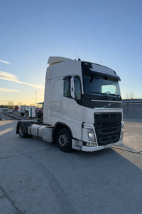 Tracteur à roues Volvo FH500 d'occasion 2024, moteur Volvo Penta 15 CV, boîte de vitesses, 40001-50000 heures, pour inspection vidéo agricole - Product Image 2