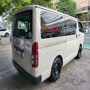 En stock bastante usado Toyottaa HiAce venta privada pedido al por mayor disponible entrega rápida para la venta - Product Image 4