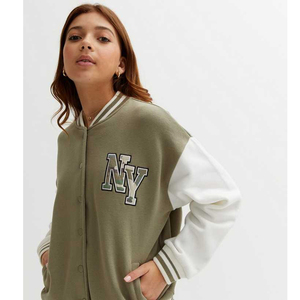 Chaqueta Universitaria Personalizada de Alta Calidad para Mujer con Cuerpo de Lana Transpirable y Mangas de Cuero con Bordado de Chenilla y Decoración de Letras - Product Image 5