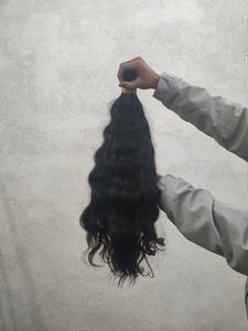 Cabello Humano Virgen de la India del Sur, Ondulado, 26 Pulgadas, Crudo, con Cutícula Alineada y Sin Procesar - Product Image 3