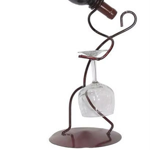 Porte-bouteille en métal robuste et durable avec design à défilement classique pour un stockage de vin décoratif et fonctionnel - Product Image 1