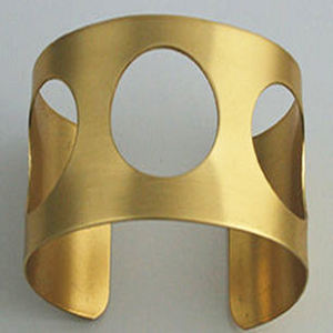 1940 California Floral Año Nuevo marrón martillado grabado latón brazalete Festival joyería latón americano brazalete joyería artesanal - Product Image 4