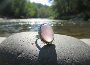 Anillo de Plata de Ley Hecho a Mano con Piedra Preciosa de Cuarzo Rosa Natural, Diseño Ovalado, Joyería Elegante para Mujer - Product Image 4